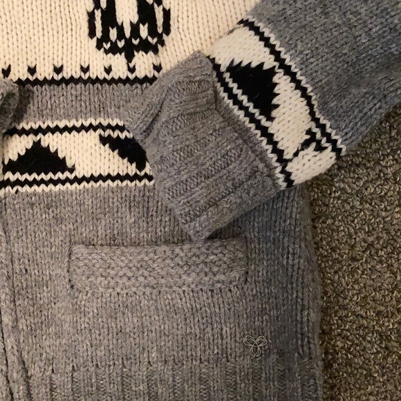 Aritzia knit sweater - Picture 4 of 5